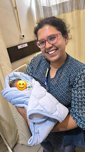 Dr. Anjani Dixit with patient — moment of joy 8